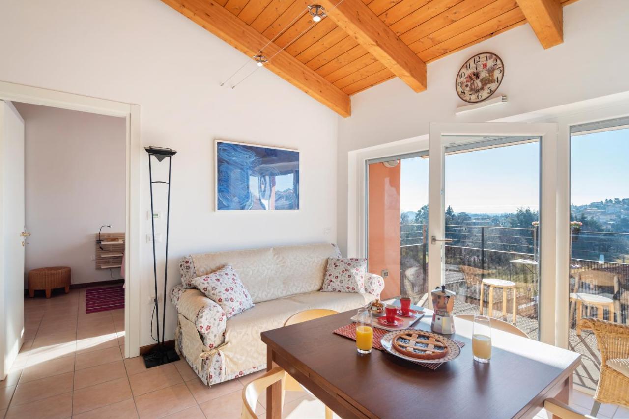 Bright Apartment Como Cavallasca Buitenkant foto