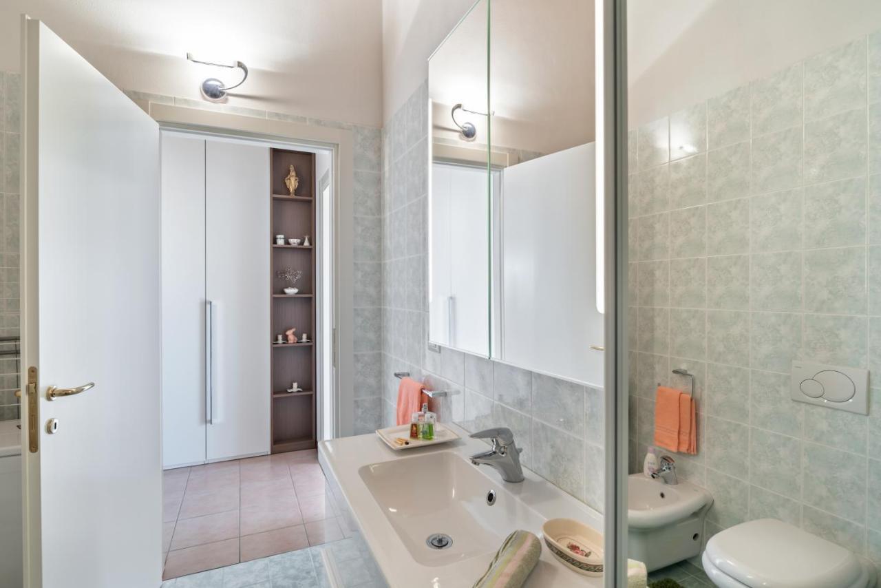 Bright Apartment Como Cavallasca Buitenkant foto